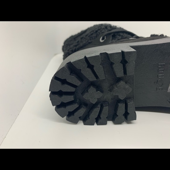 Faux fleece lace up boots new in box - Picture 14 of 16